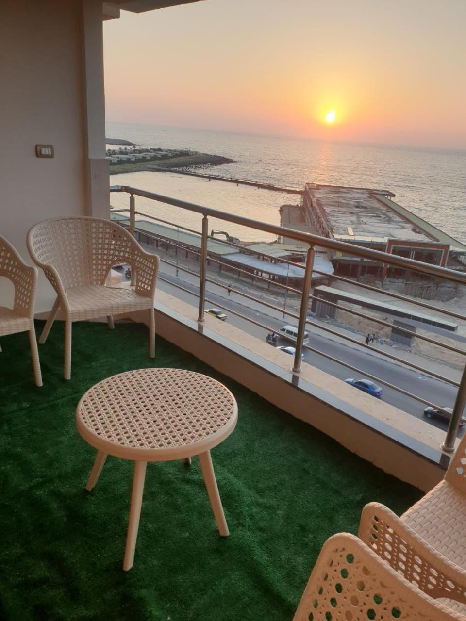 Apartment Luxurious 3-bedroom Seafront In Elite Loran-sanstefano Area Alexandria